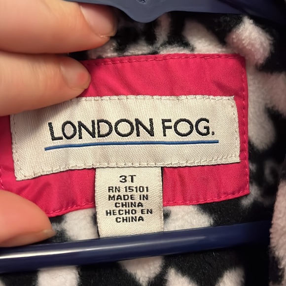 Adorable London Fog rain jacket - Picture 5 of 9